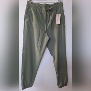 NWT Albion Womens Everywhere Joggers Sage Lightweight Size M